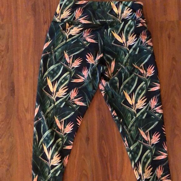 BCBG Floral Hawaiian style exercise leggings size l - Picture 4 of 5